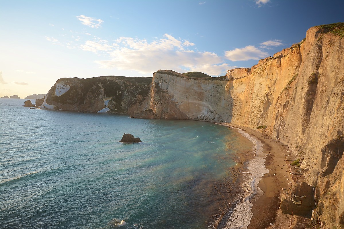 Spiaggia Chiaia Di Luna Ponza Stcv Srl